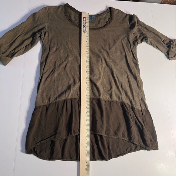 ANTHROPOLOGIE Left of Center Boho Tunic Top Size M Scoop Neck Hi-Lo Olive Green - Picture 12 of 12